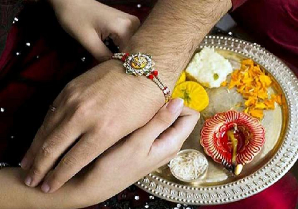 आज जनै पूर्णिमा : तागाधारीले यज्ञोपवीत धारण गर्दै