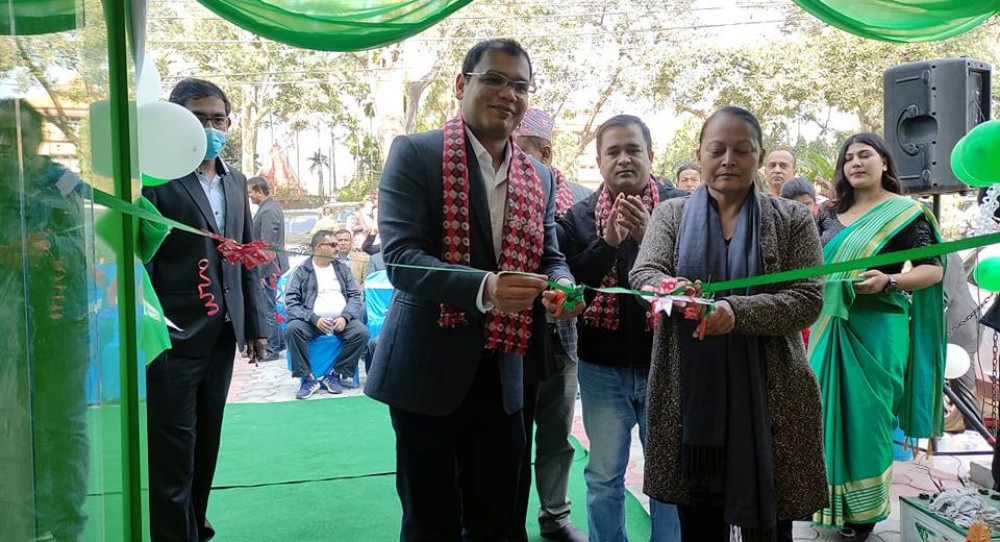 युरोपियन ‘स्कोडा’ ब्राण्डको कार बिर्तामोडको हलेसीमा