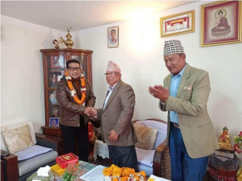 नेकपा एसमा प्रवेश गरे मनाङे