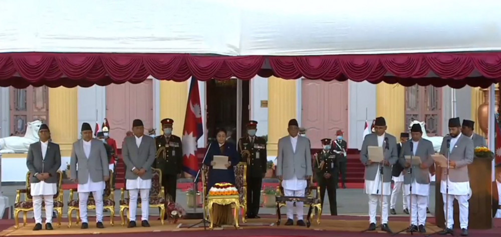 नेपालको ४४औँ प्रधानमन्त्री बनेका प्रचण्डले गठन गरे ८ सदस्यीय मन्त्रीमण्डल