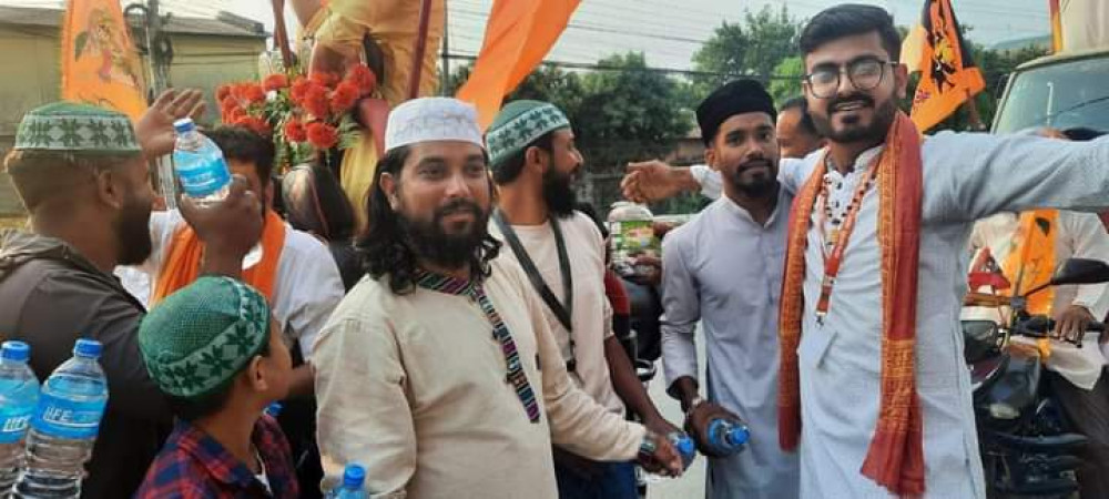 मुस्लिम युवाले देखाए धार्मिक सहिष्णुता