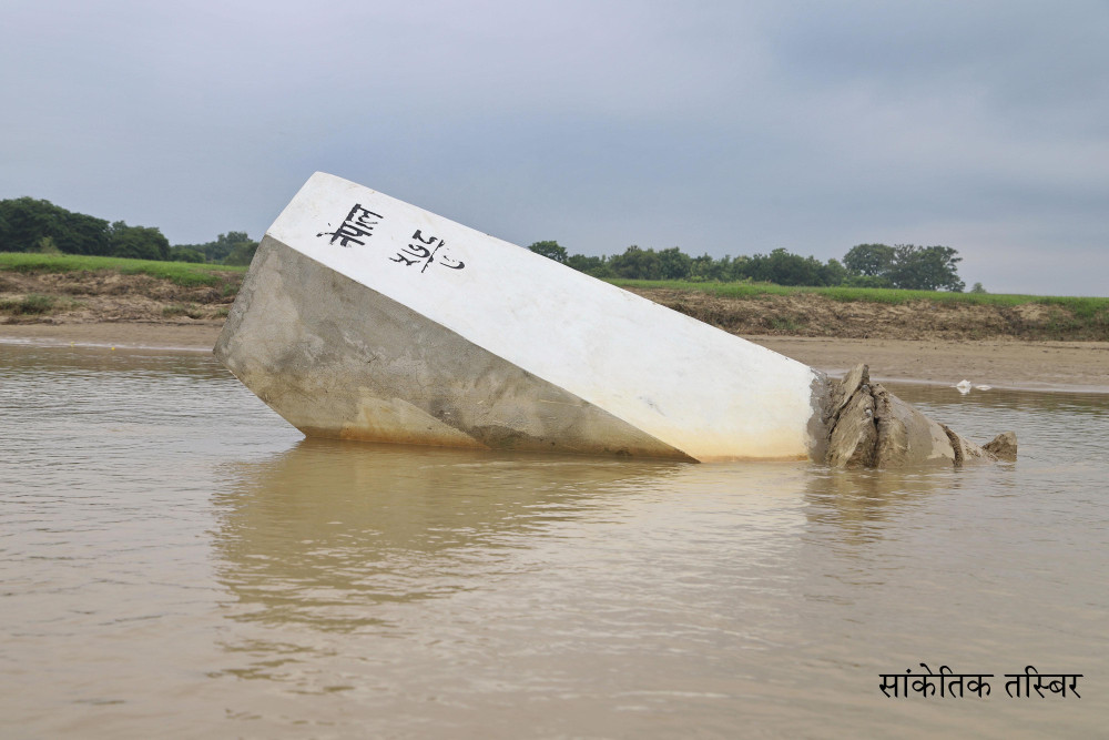 झापाको पिलर नम्बर १४०/१५ बाढीले बगायो