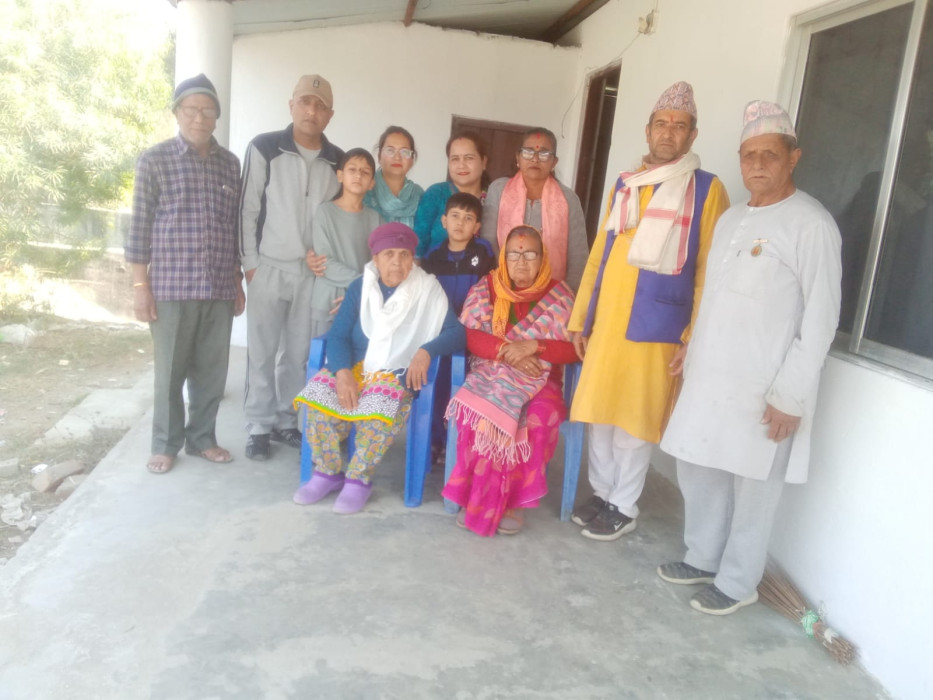 नयाँ वृद्धाश्रममा पाठक परिवारको सहयोग
