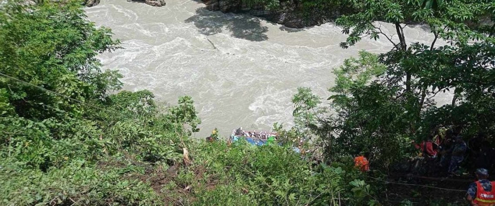 मर्स्याङ्दी बस दुर्घटना : १४ जनाको मृत्यु, १५ जना जनाको उद्धार