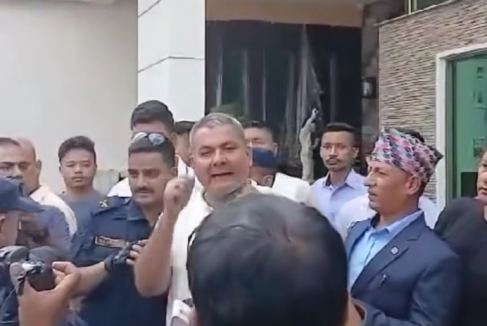 व्यवसायी दुर्गा प्रसाईं पक्राउ, प्रधानमन्त्री ओलिप्रति आक्रोश व्यक्त