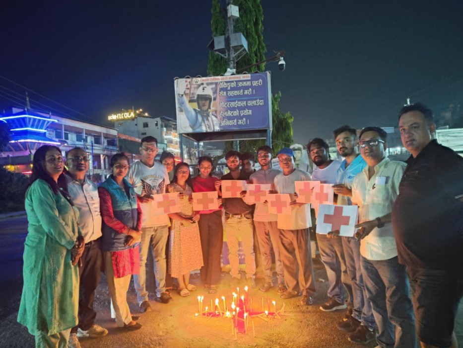 रेडक्रस दिवसमा दिप प्रज्वलन र फलफूल वितरण