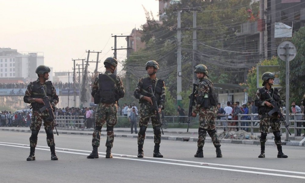नेपाली सेनाद्वारा देशभर कर्फ्यु आदेश जारी