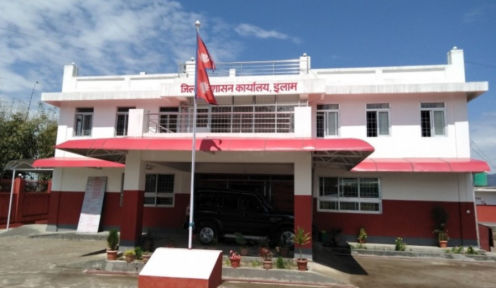 मेची राजमार्गअन्तर्गत इलाम खण्डमा आवतजावतमा रोक