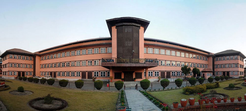 भूमि आयोग खारेज गर्ने निर्णय कार्यान्वयन नगर्न अदालतको अल्पकालिन आदेश