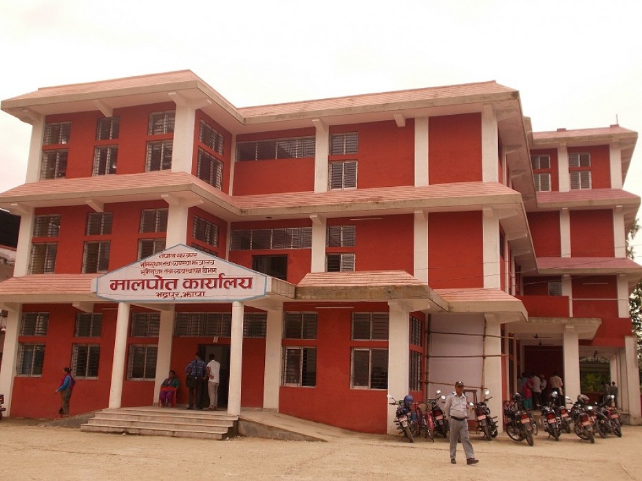 परिचय खुल्ने कागजात हेरेर मात्रै नापी तथा मालपोत प्रवेश