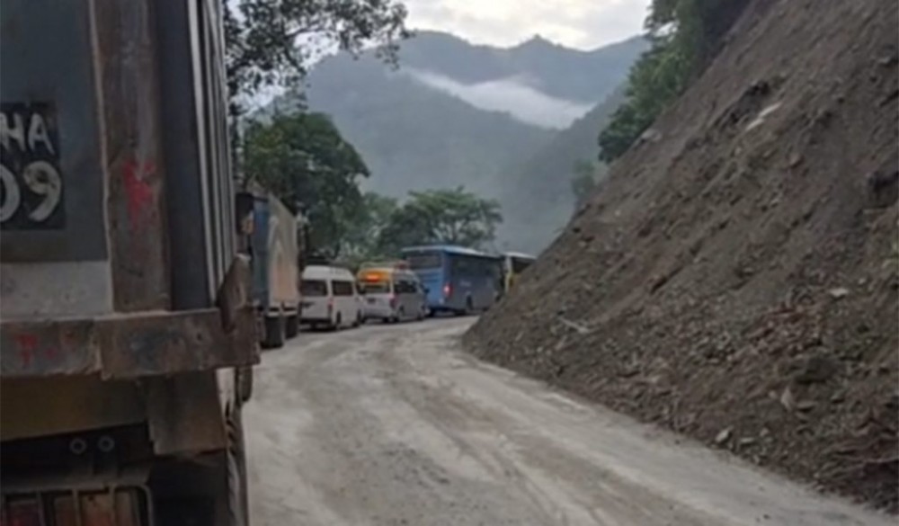 खुल्यो मुग्लिन-काठमाडौं सडक